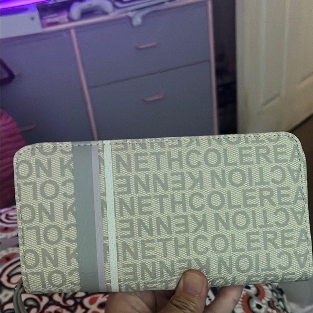 Kenneth Cole Cream and Gray Wallet
